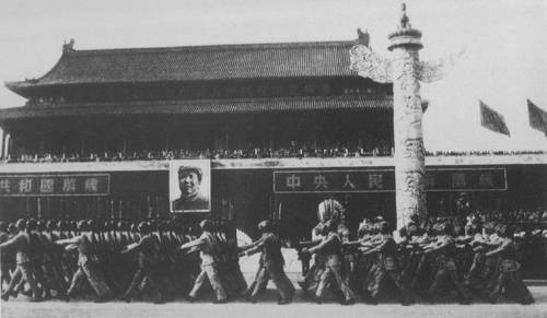 中華人民共和國宣告成立(TodayOnHistory.com)